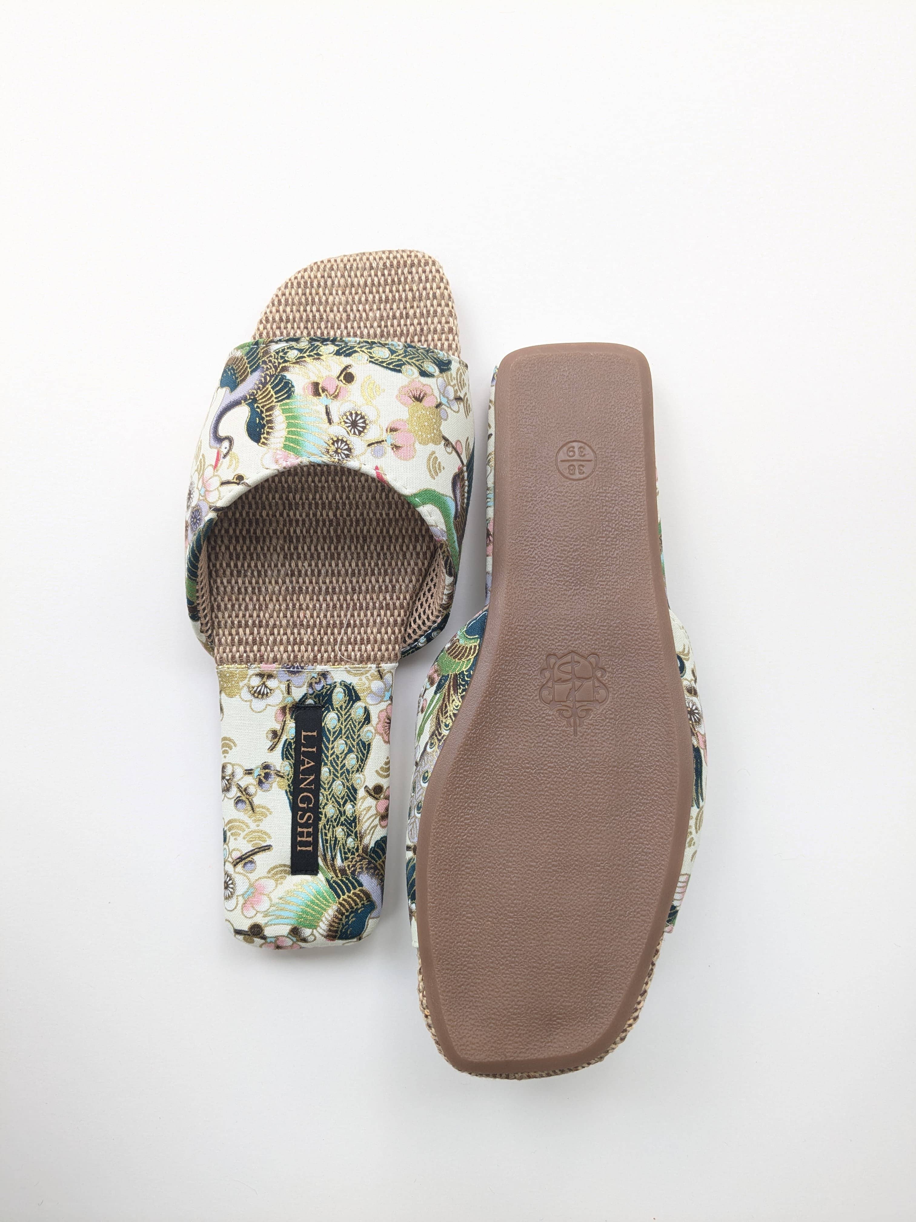 Lian Collection – Engroshandel Slippers - Dame – Broderede silkestøvler med hampesål – Strandtøfler6