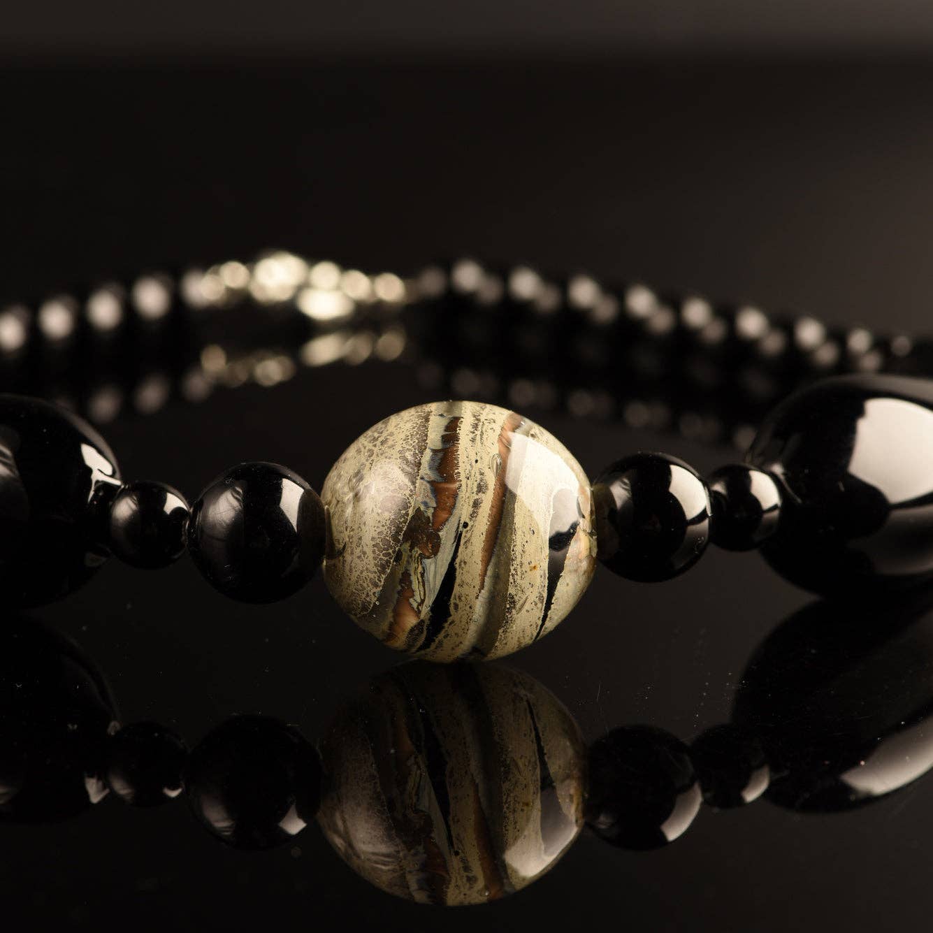 Mazzega Art & Design - Wholesale Beaded/Pearl Necklace - Desdemona Necklace in Murano Glass: Luxurious jewel with a colored submerged central pearl and large black blown pearls. Length approximately 47 cm.9