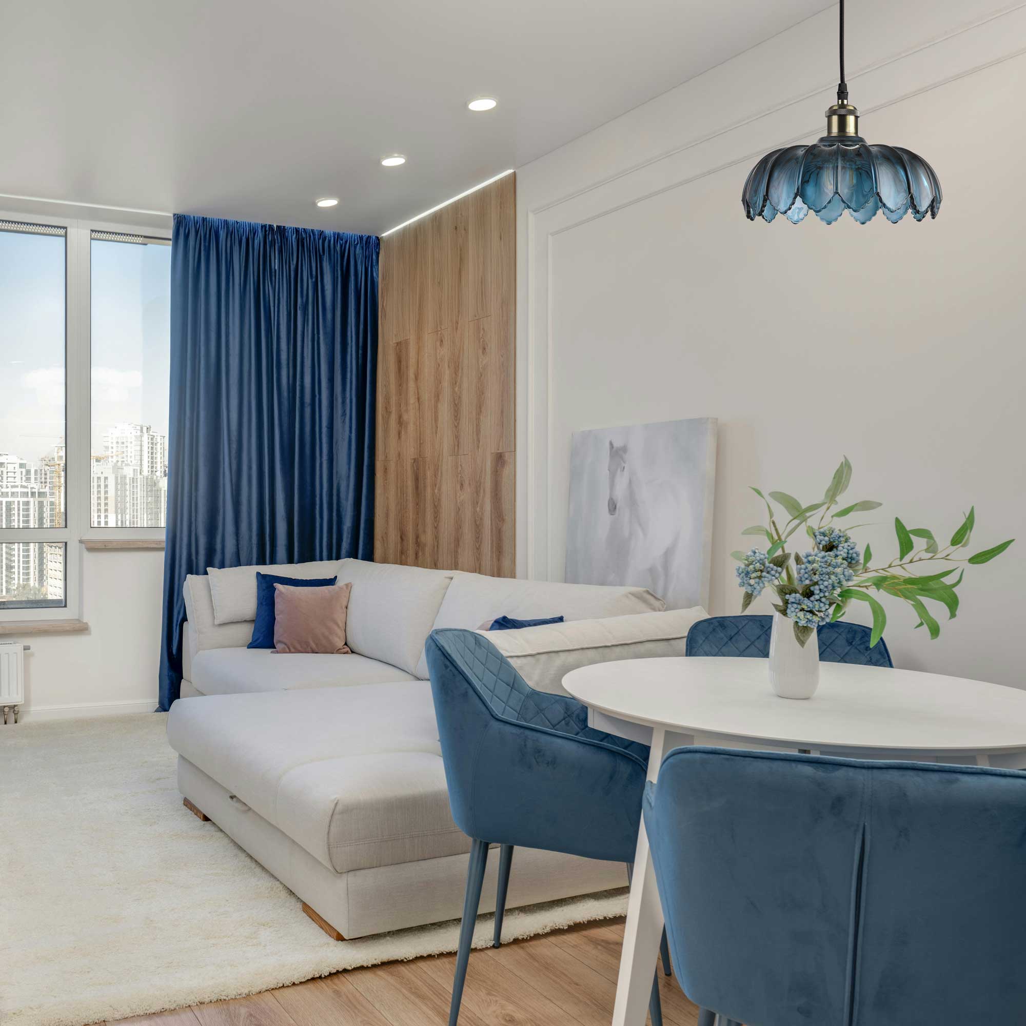 C-Création - Wholesale Chandelier/Hanging Light - Retro-style colored glass pendant Petal20