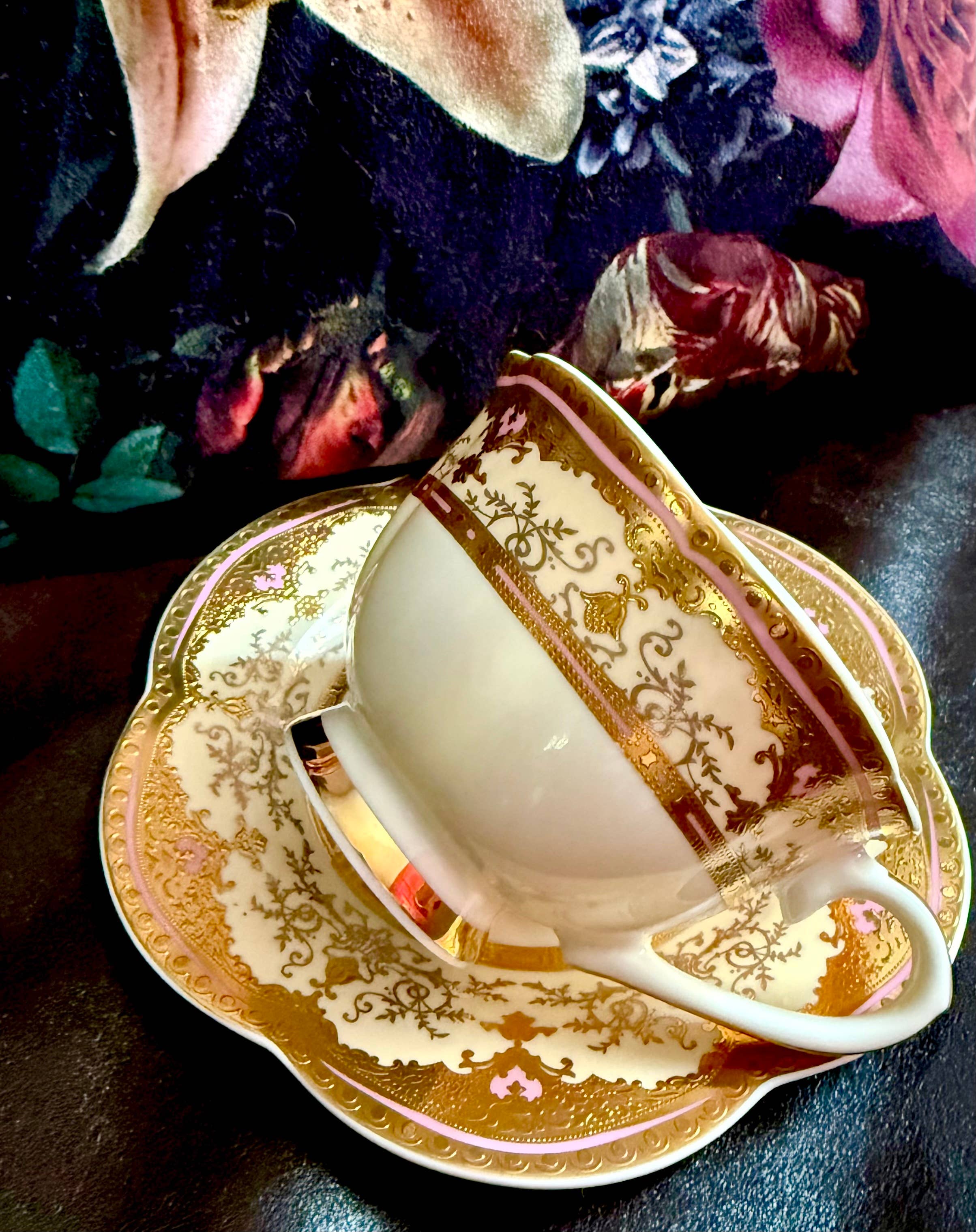 misshavishamscuriosities - Wholesale Coffee/Tea Cup - Tw*tty – Gilded Victorian Style Teacup & Saucer1