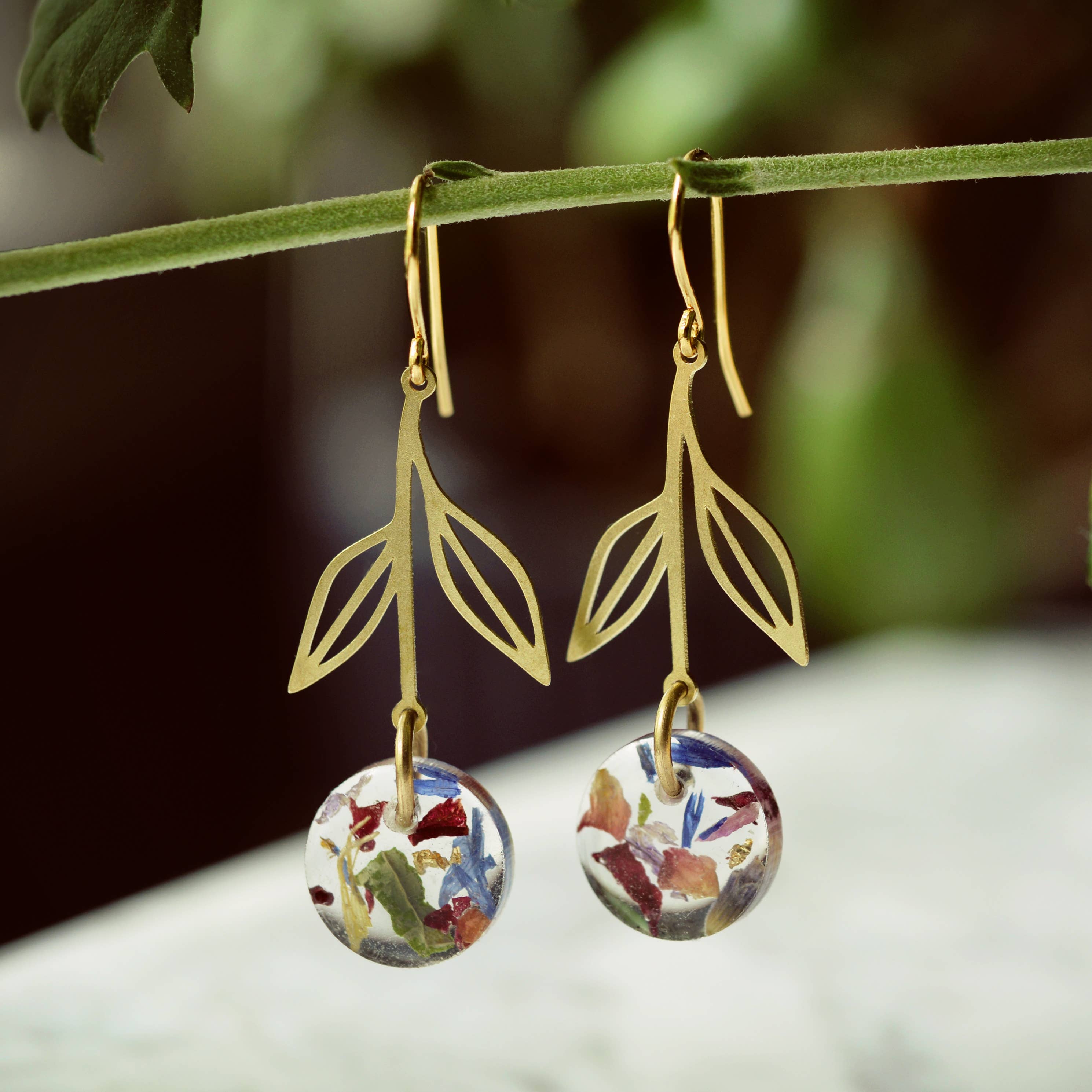 Cameoko - Wholesale Dangle Earrings - The Flower Petal Earrings with dried flower confetti discs2