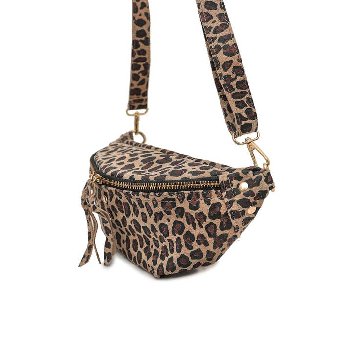Cherry Paris – wholesale Midjeväska - Dam – NELLY LEOPARD midjeväska i leopardmönstrad mocka - 4061B7