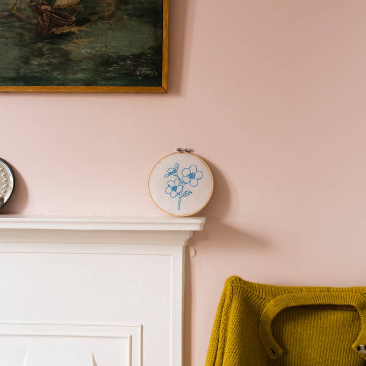 Cotton Clara Craft Kits & Supplies - Wholesale Embroidery/Cross Stitch Supplies - Forget Me Not Embroidery Hoop Kit