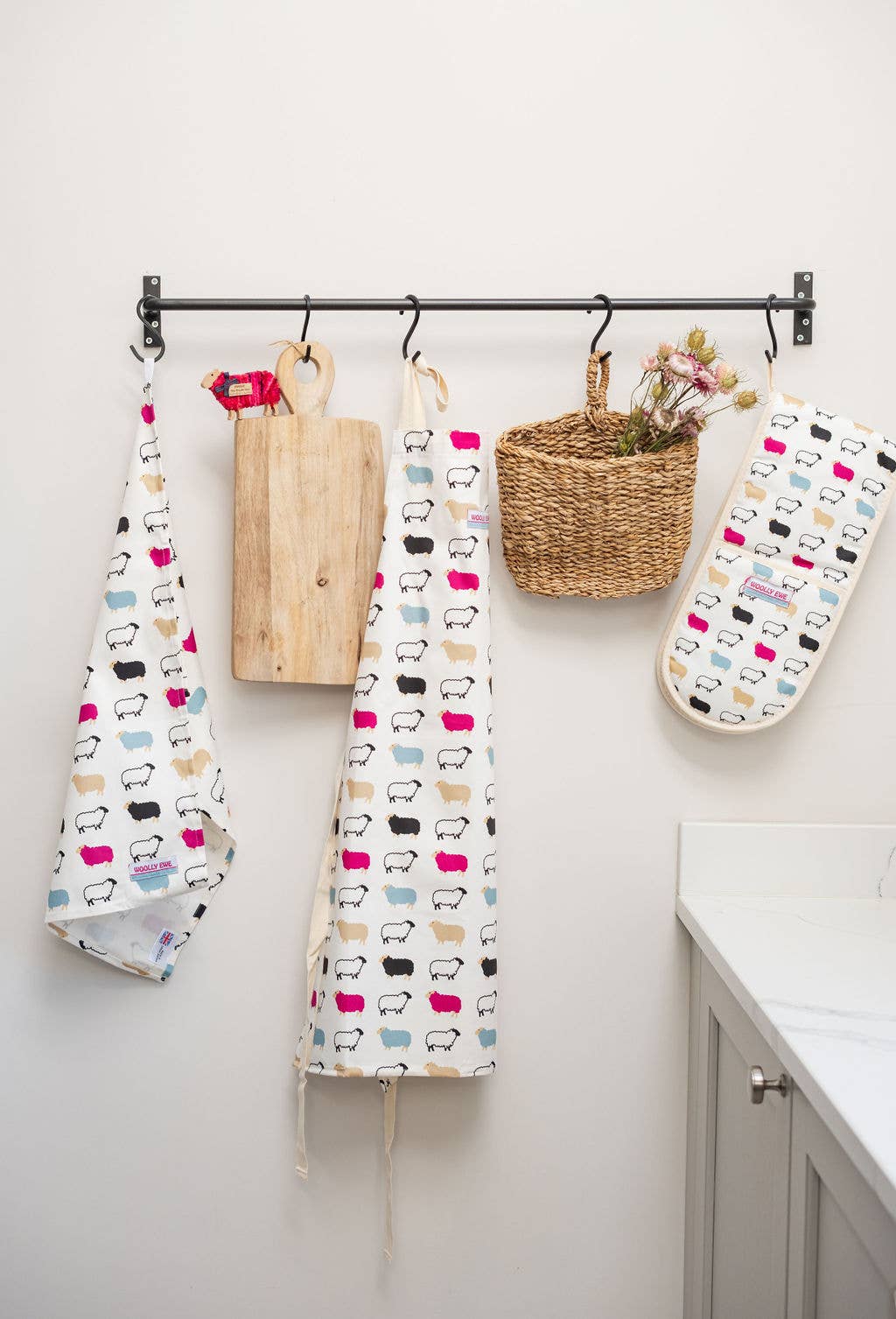 Hairy Coo – wholesale Tea towel – Woolly Ewe Tea Towel - Born and Bred in Scotland2