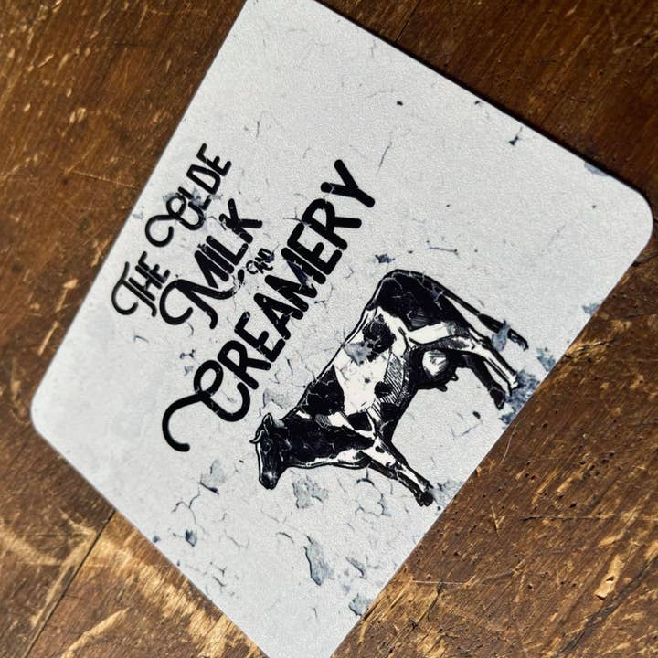 Metallschild „Creamery Milk Cow Farmhouse“ für den Großhandel von The British Metal Signs Company