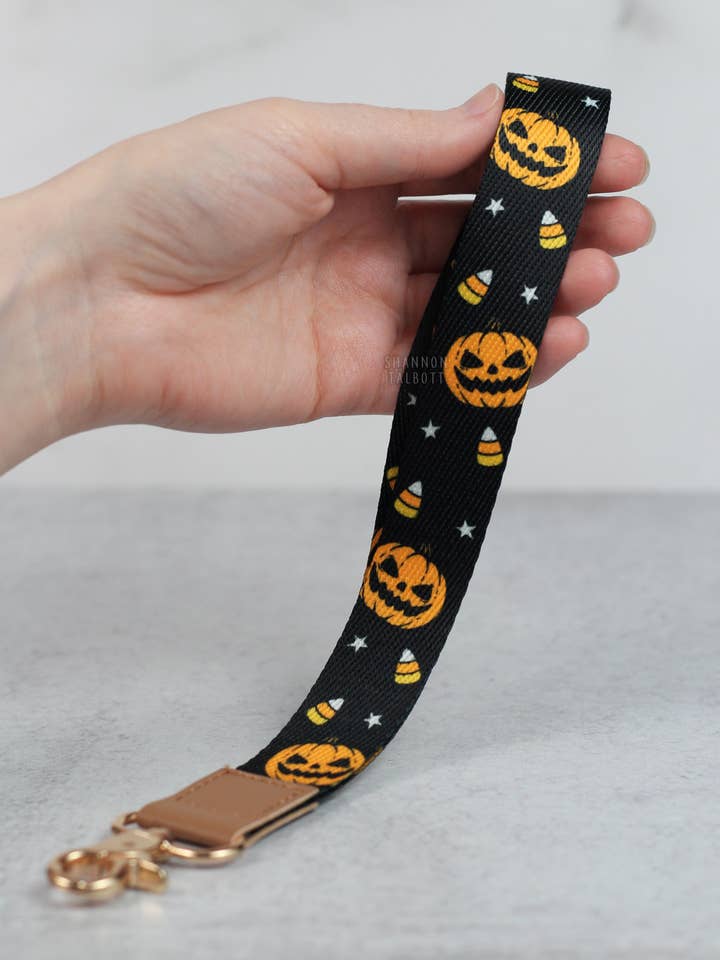 Portachiavi da polso con zucca Jack-O-Lantern per Halloween per la vendita all'ingrosso da parte di Shannon Talbott