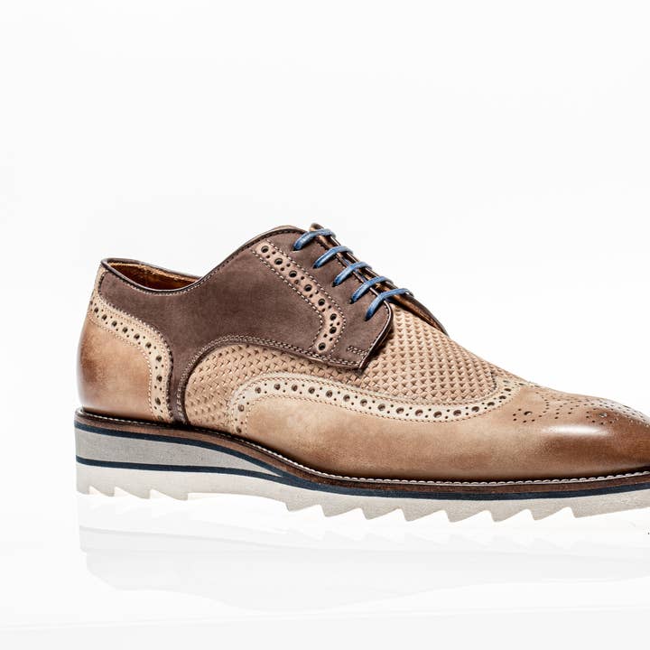 NUECES DE NOBUCK DE COLOR ÁMBAR CON CORDÓN, MODELO FAGGIO, ST08 para venta al por mayor de JOSE REAL