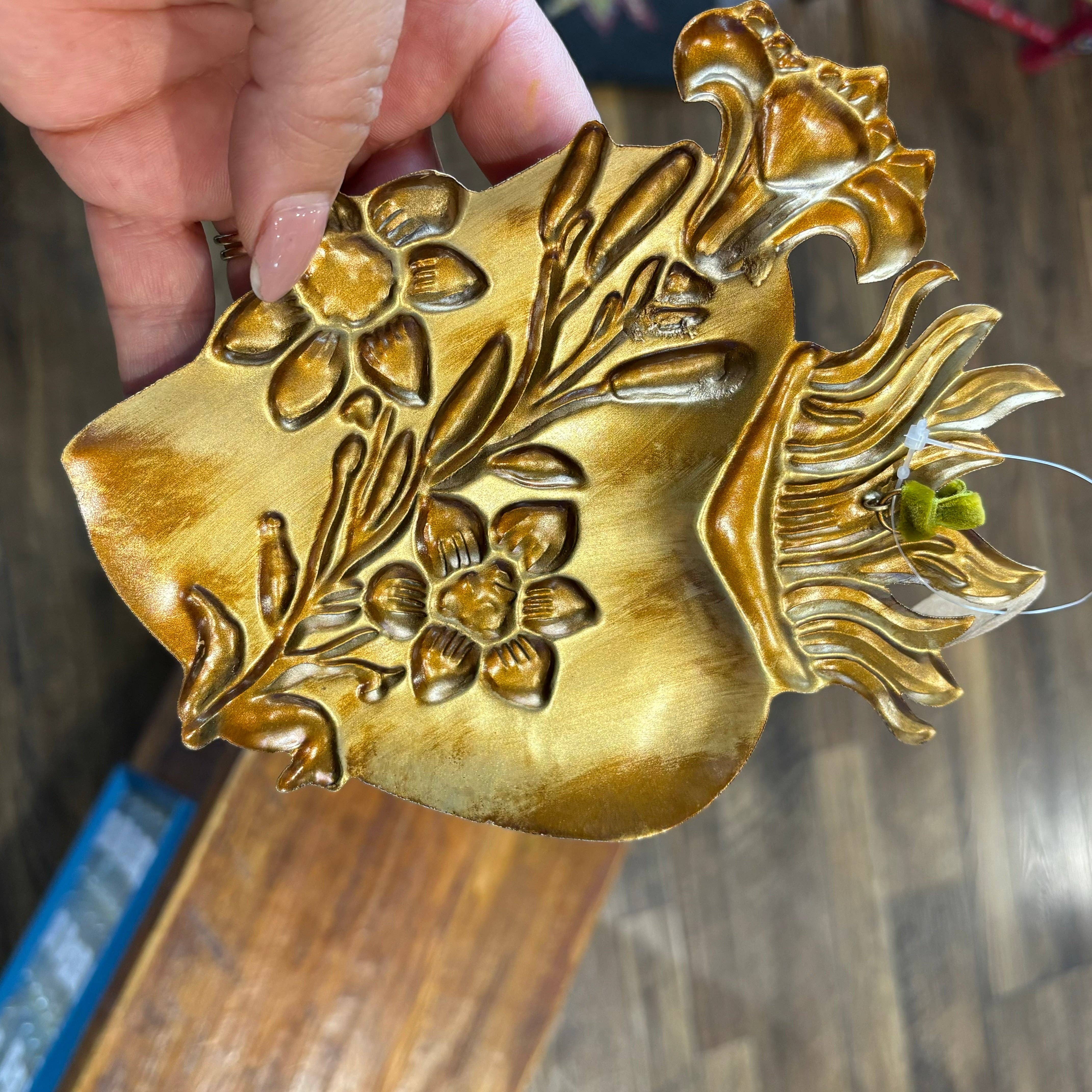 Love and Honor Jesus LLC - Wholesale Ornament Set - Hearts Of The Holy Family Ornament Set5