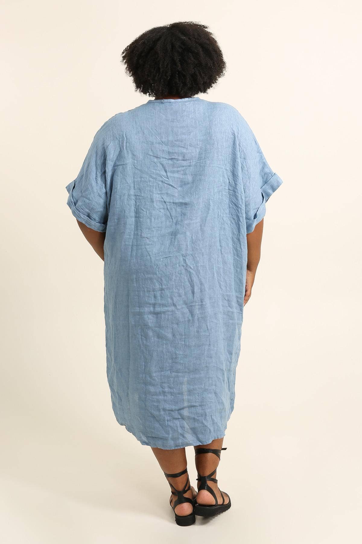 Lea & Luc - Grandes Tailles - Wholesale Dress - Women's - Plus size linen dress V neckline SKU 790931