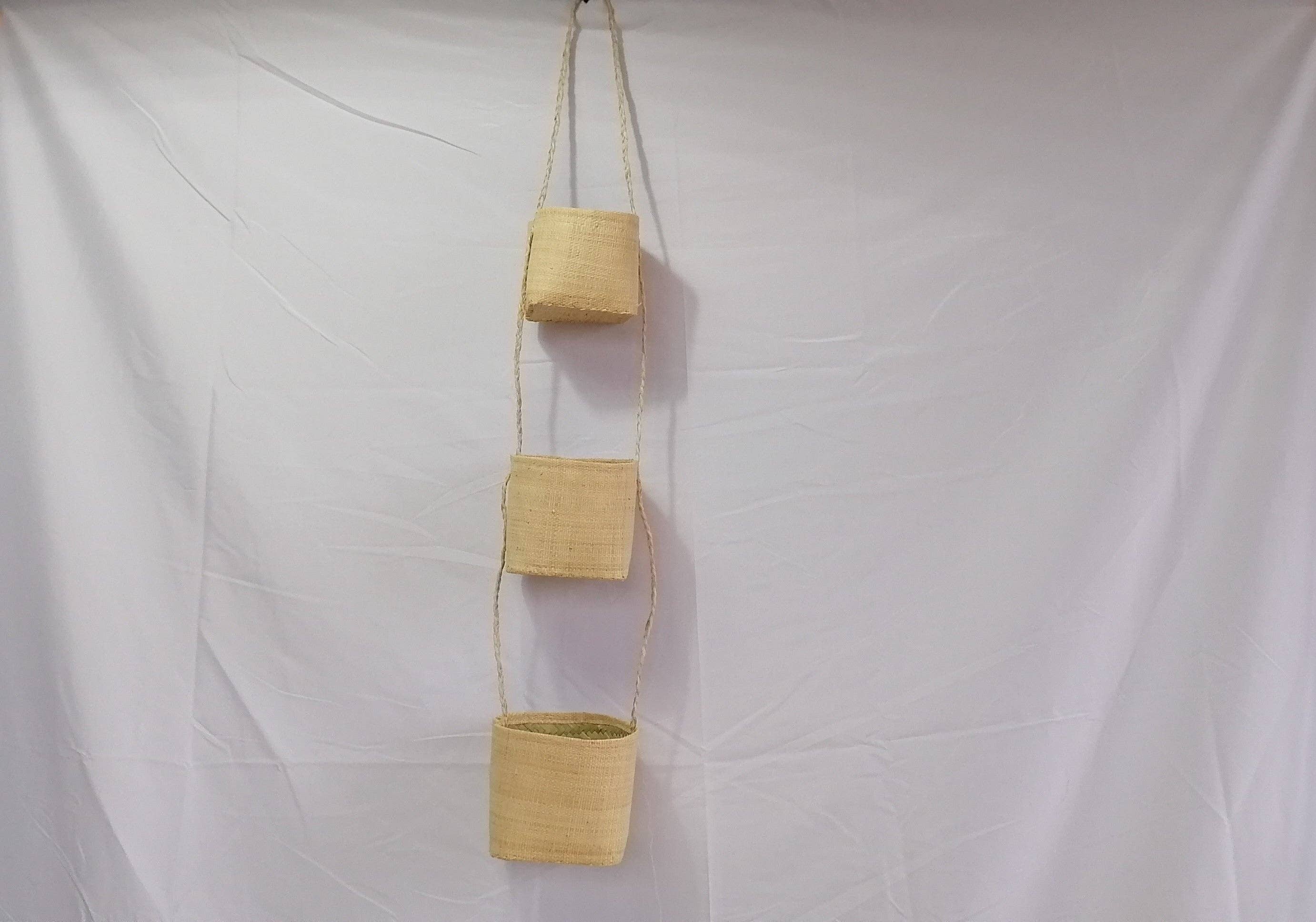 Boutique Huléti - Wholesale Hanging planter - Hanging baskets in Rabane to hang/Spice holder, plants to hang or various storage - 5 COLORS to CHOOSE FROM - HANDMADE -0