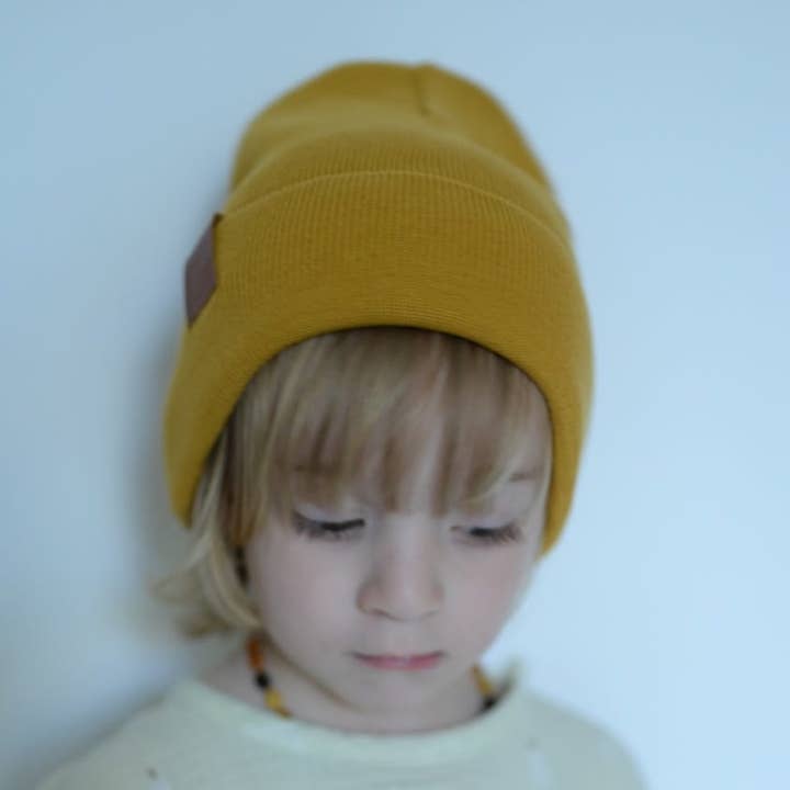 Faves. Socks&Friends – Gorro - Crianças por atacado – Gorro clássico amarelo mostarda para crianças2