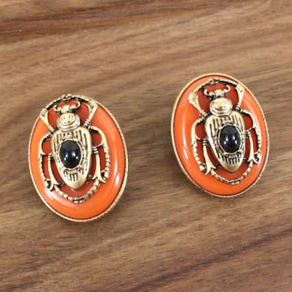 Orecchini in lega di metallo antico E25312 con coccinella su perno in resina per la vendita all'ingrosso da parte di Pretty Persuasions