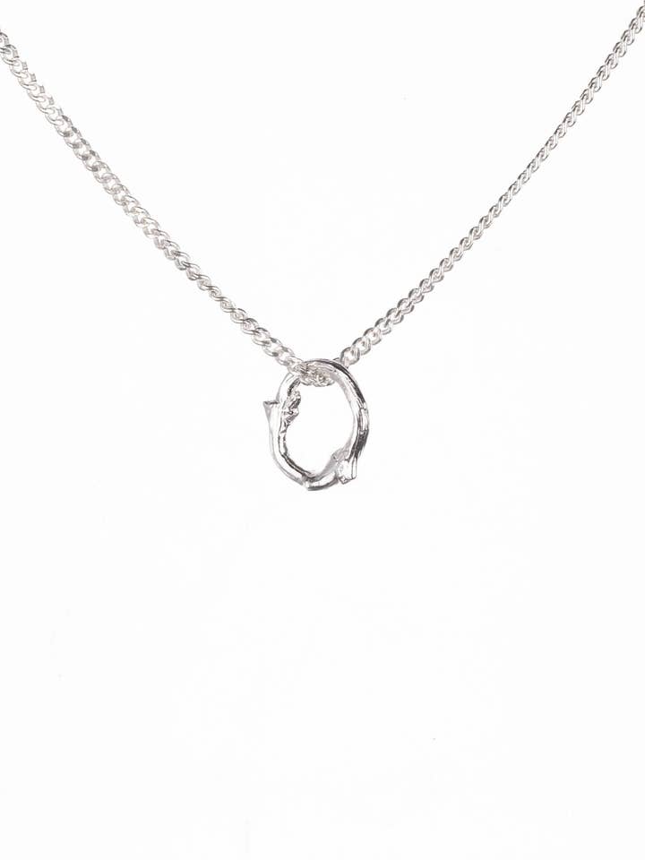 Collier Mini Cercle Branchette pour la vente par Amanda Coleman Jewelry