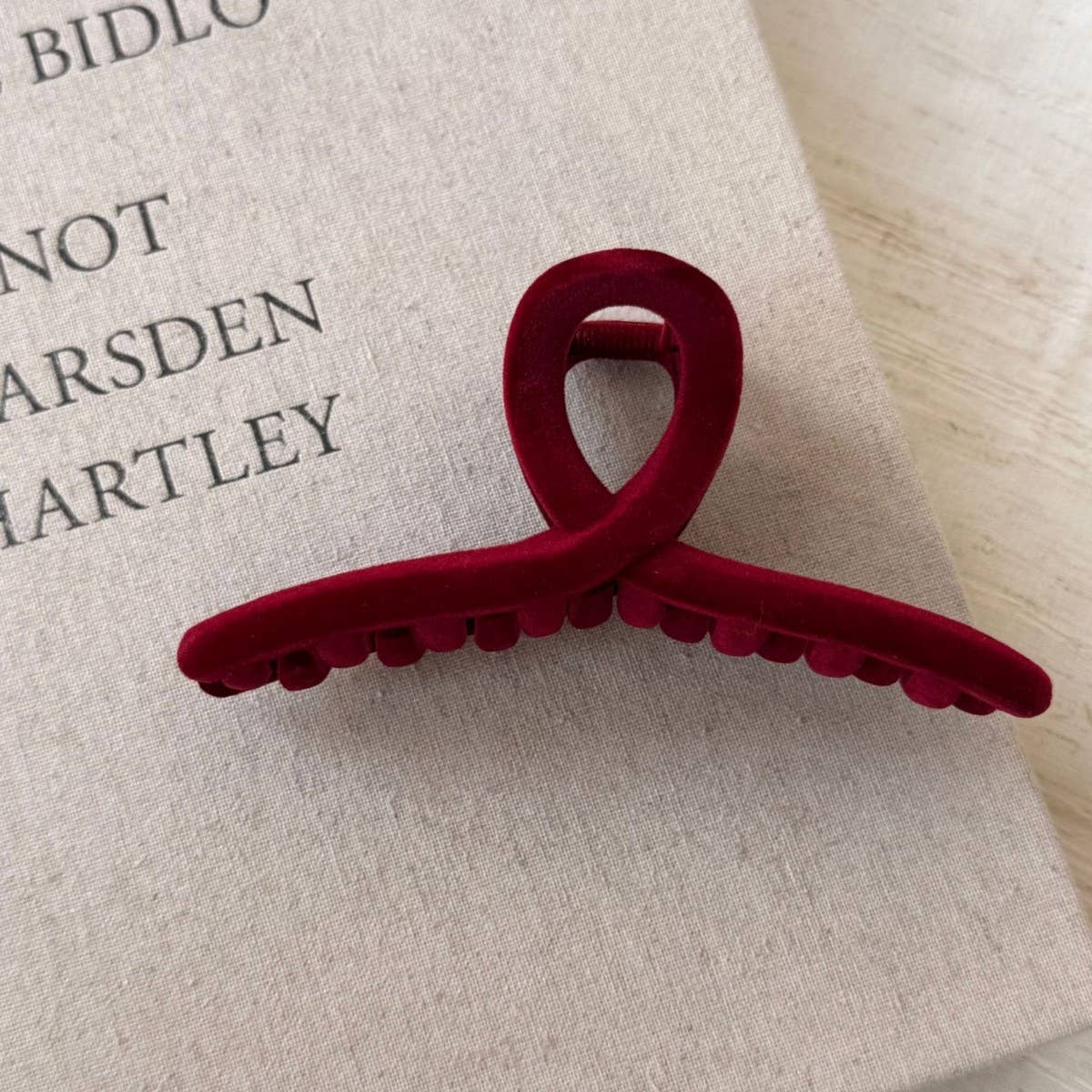 ACCITY - Wholesale Hair Clip - Women's - Velvet Cross Claw Clip Vintage Hair Accessory_CWAHA077623