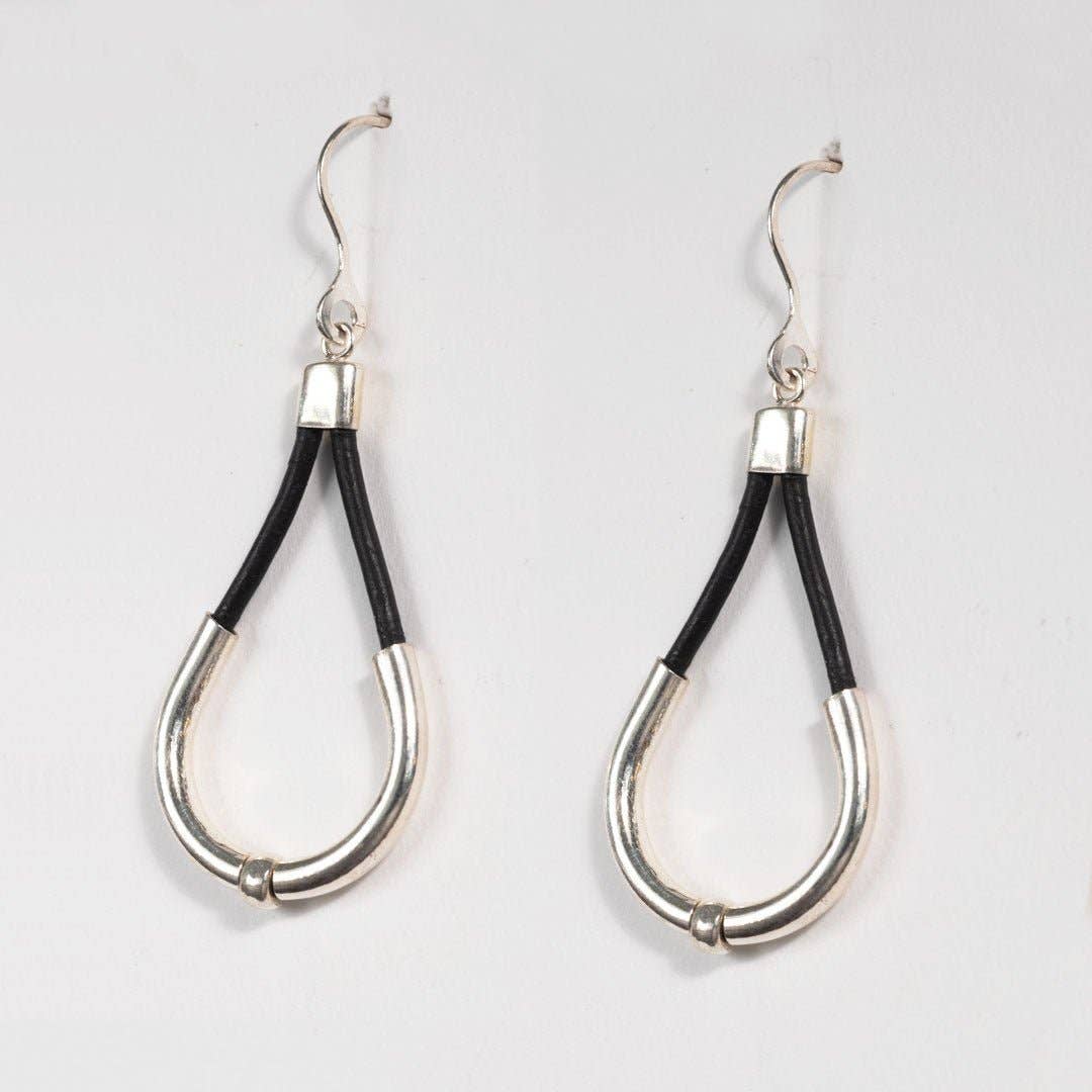 URBAN-EQUESTRIAN - Wholesale Dangle Earrings - Calista - Sterling Silver Bosal Horseshoe Earring on Black Leather3