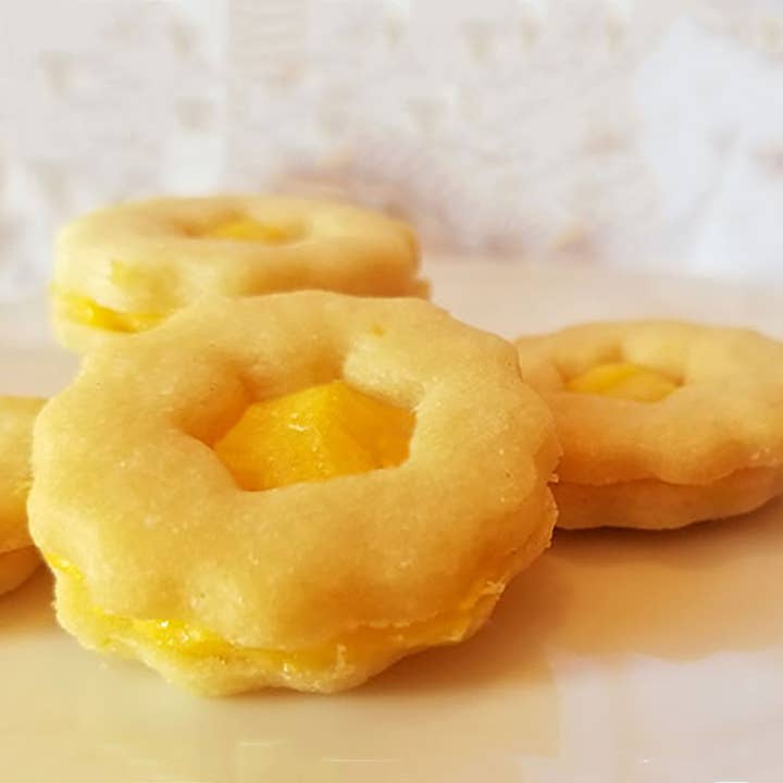 Meyer Lemon 'wich for wholesale by Crumble+Melt delivered