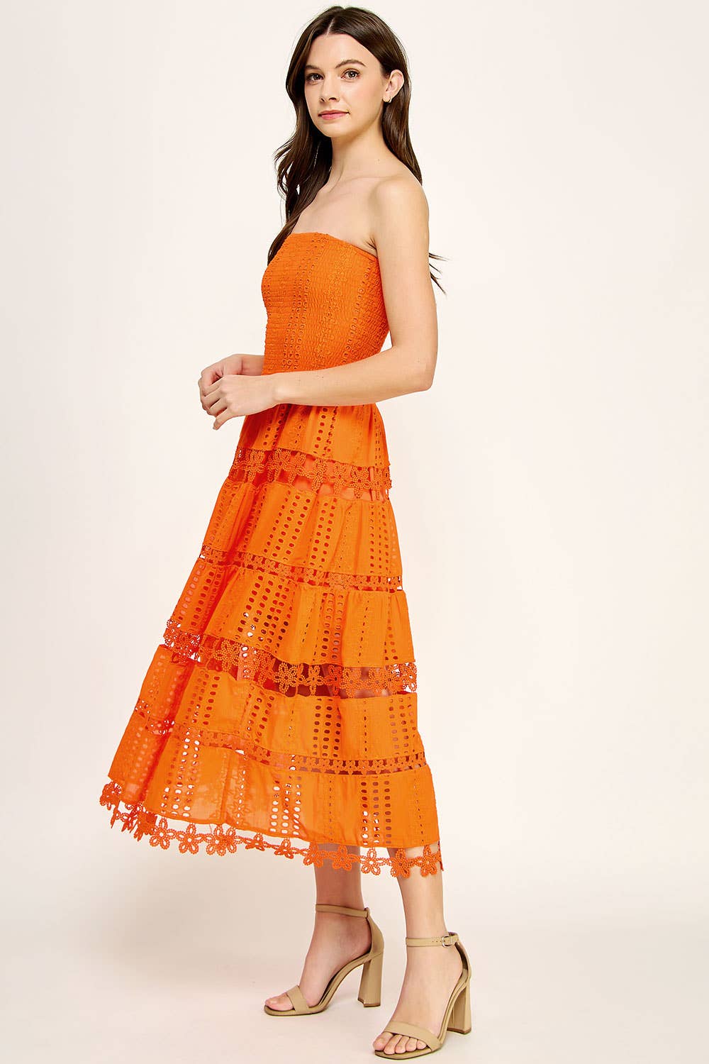 Strut & Bolt - Wholesale Jurk - Dames - Kanten kokerjurk met oogjes63