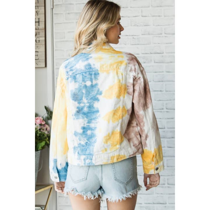 Bianco/Giallo Giacca in denim da camionista classica con stampa tie-dye in vendita all'ingrosso su Faire3