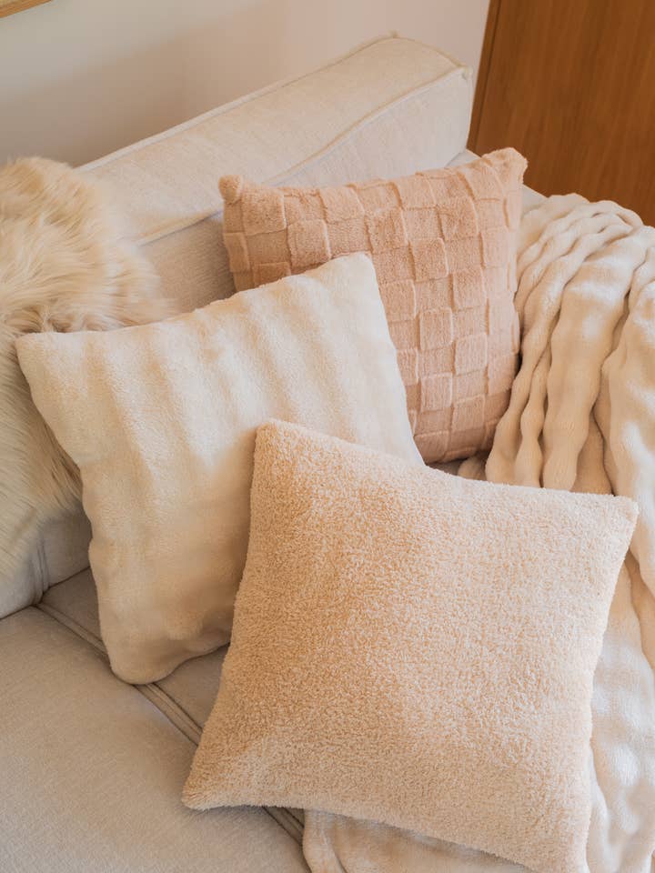 Dekokissen (gefüllt) COCOON - 45x45 cm für den Großhandel von Tiseco