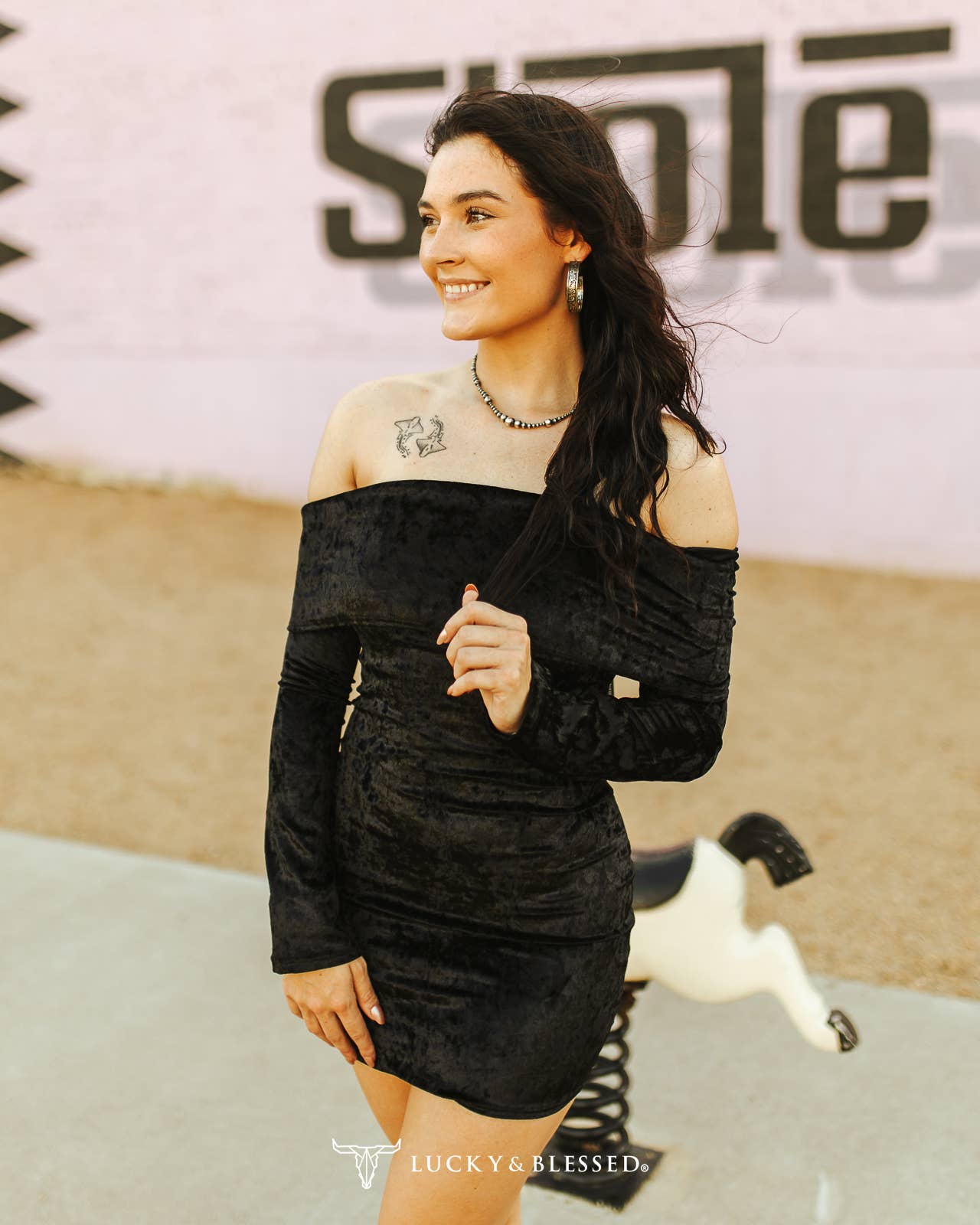 LUCKY & BLESSED - Vente Robe – femme - Robe sans bretelles superposée à manches longues en velours noir0