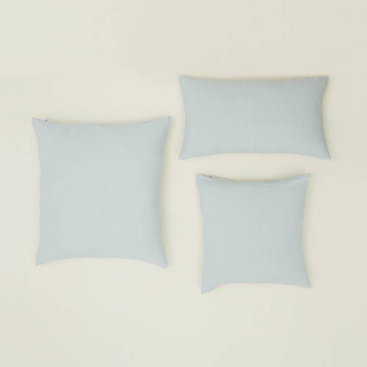 ALMOHADA DE LINO SENCILLA - CIELO para venta al por mayor de Hawkins New York