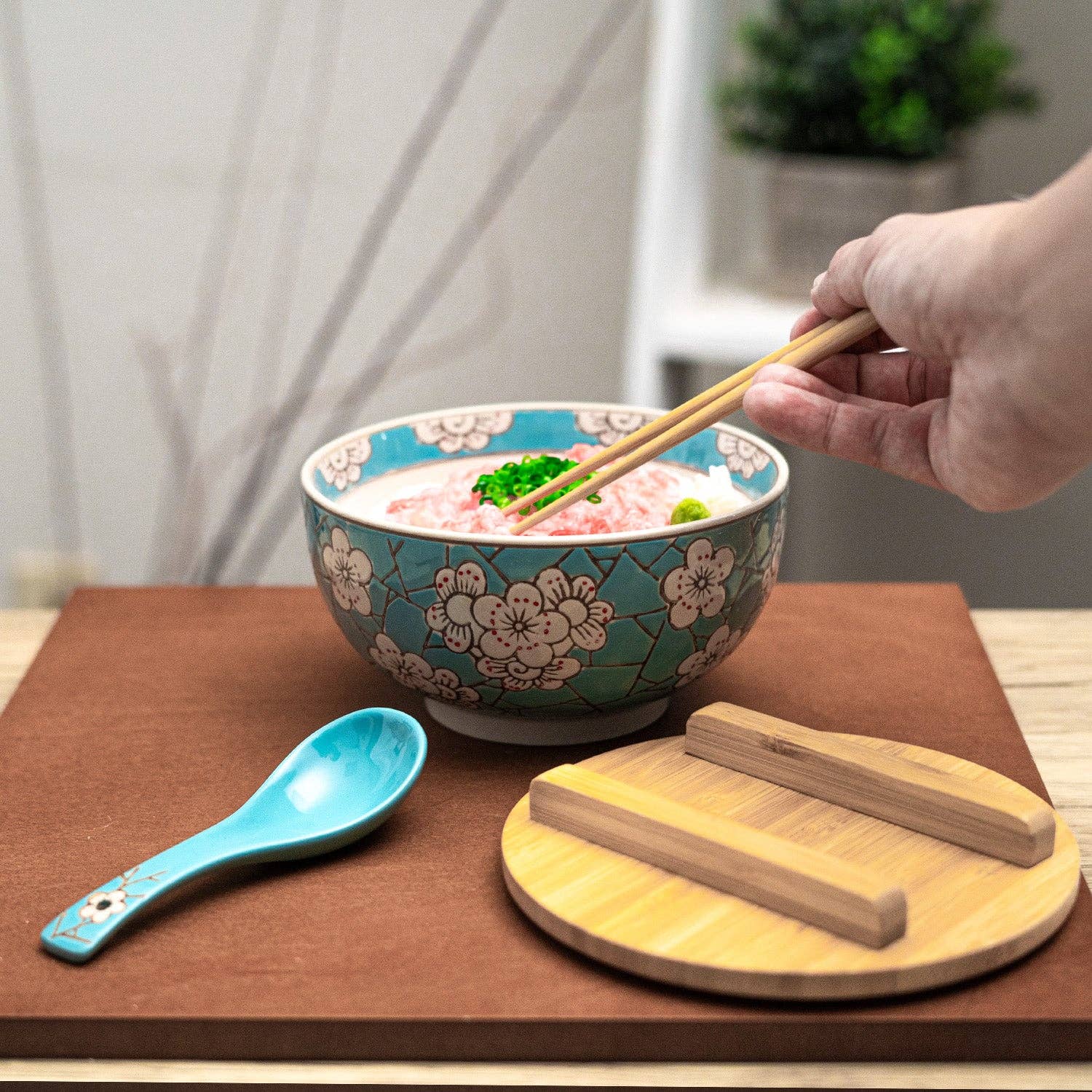 Urban Tokyo - Wholesale Serve Bowl - Spring Blossoms 28oz 6"D Bowl With Chopsticks, Spoon Bamboo Lid and Trivet Set (1/8)4