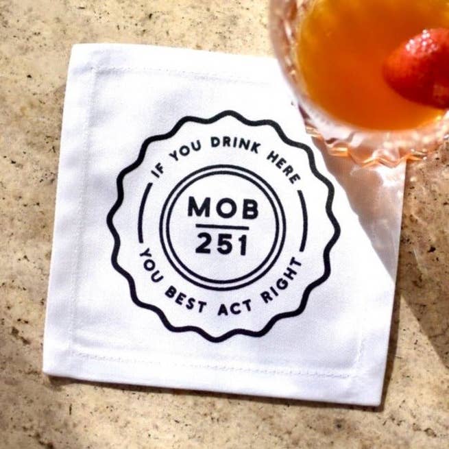 Collection City : La serviette à cocktail mobile pour la vente par Salvation South