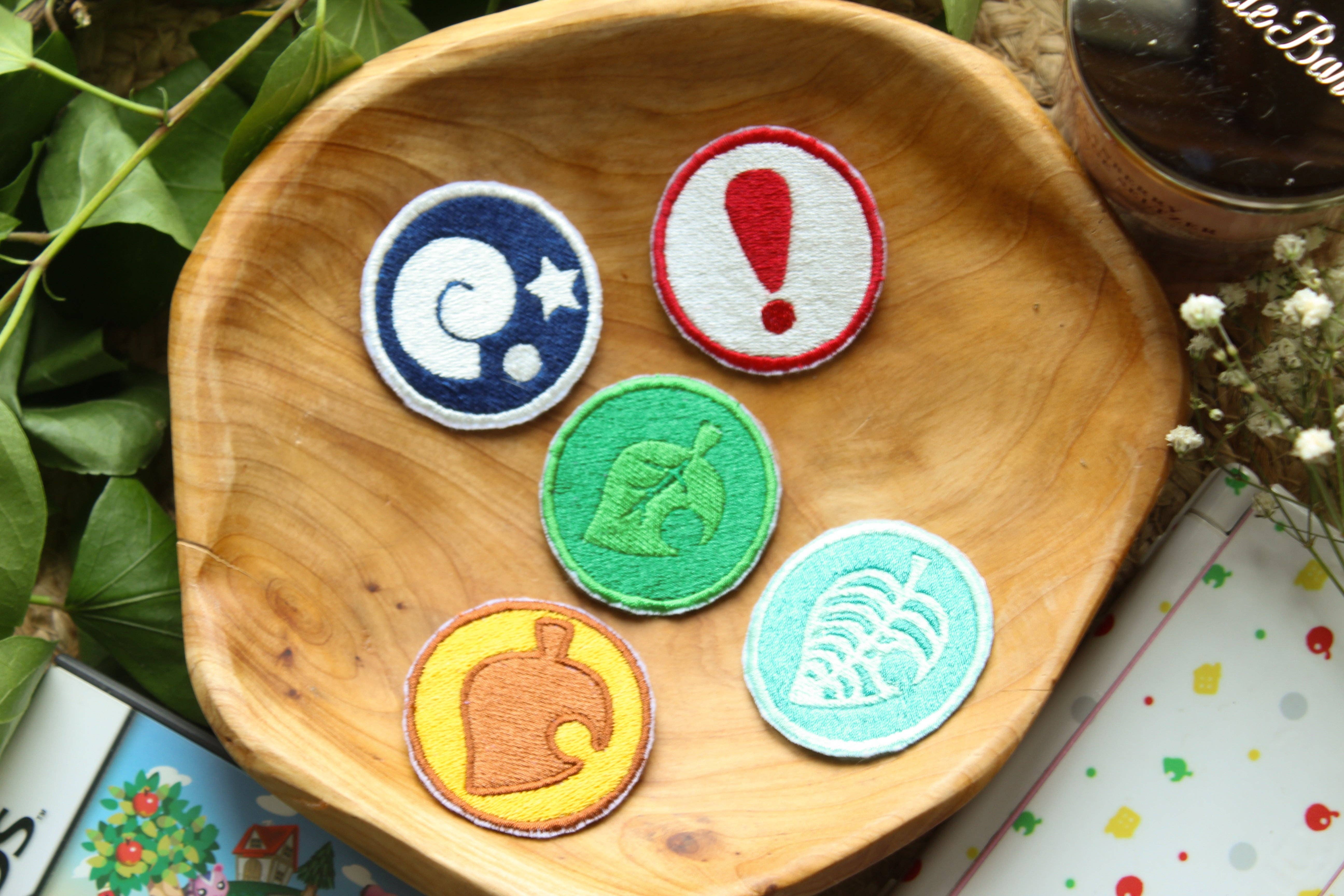 Mamukeeto – Großhandel Aufnäher – Animal Crossing Bestickte Bügelaufnäher | 2" x 2"3