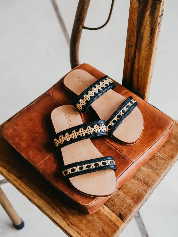 Sandales à talons en cuir et canne Milani pour la vente par Pink Haley