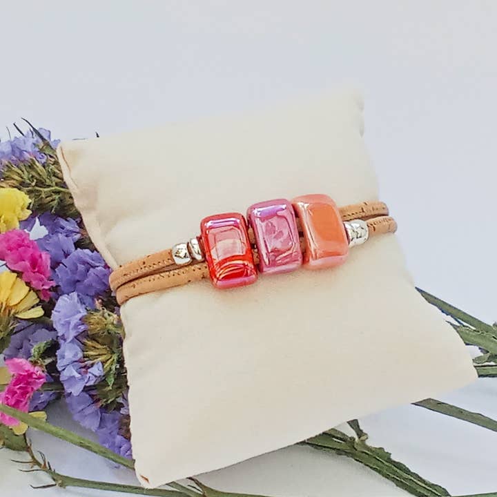Natural cork bracelet with pink ceramics for wholesale by Line Cork