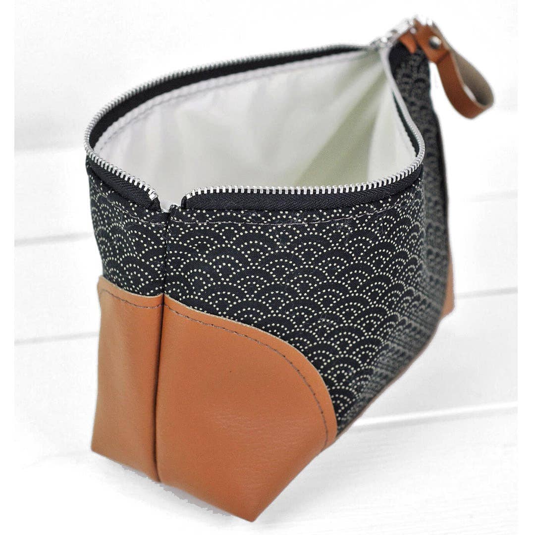 Lauren Holloway - Wholesale Toiletry Bag - Women's - Toiletry Bag - Black Japanese Wave6