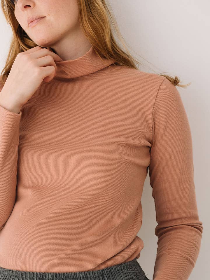 Økologisk ribbet top med høj hals i pink for engroshandel hos Tiralahilacha