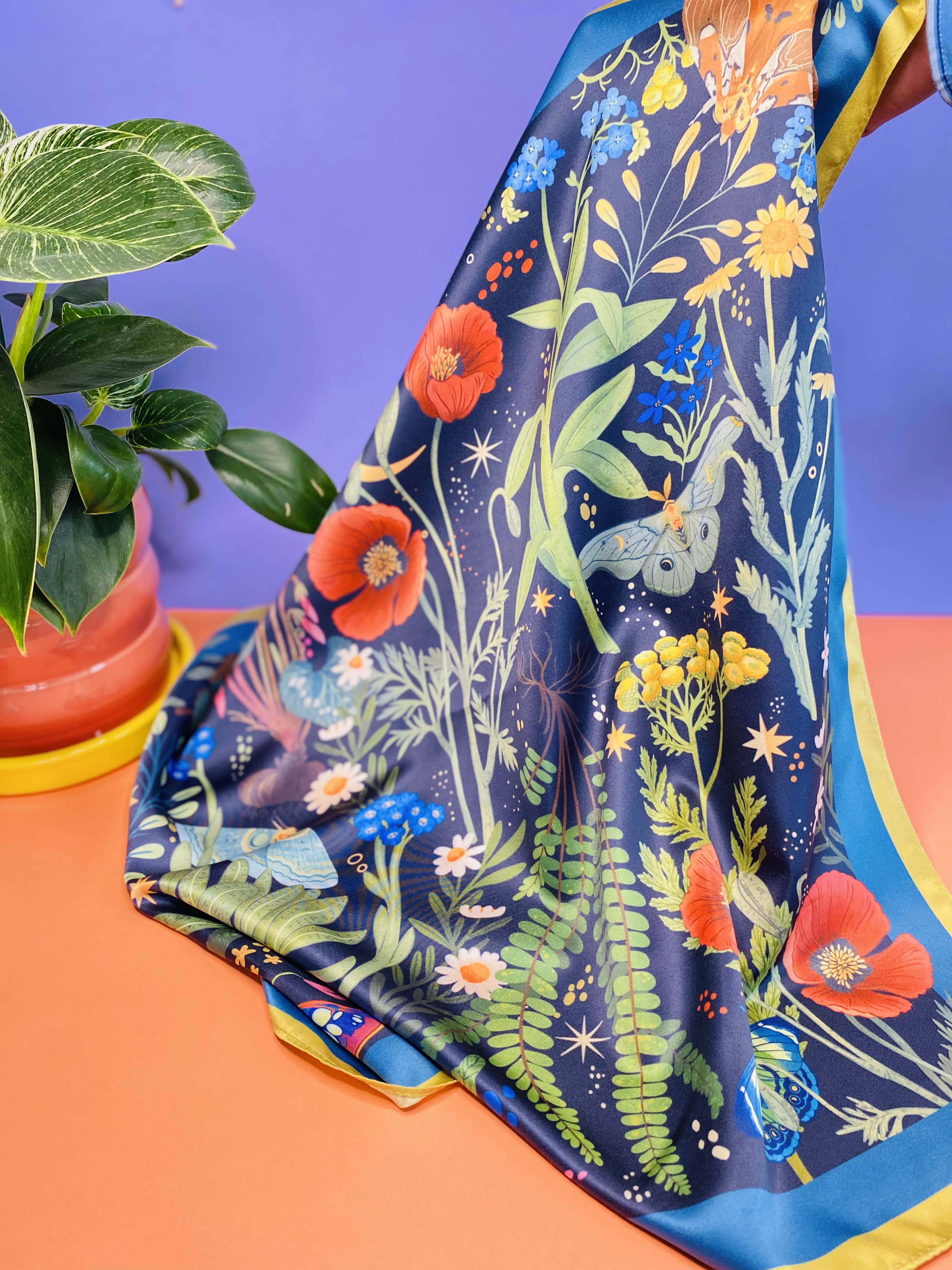 Split Moon Studios - Wholesale Scarf - Women's - Wild Flowers Motif Scarf5