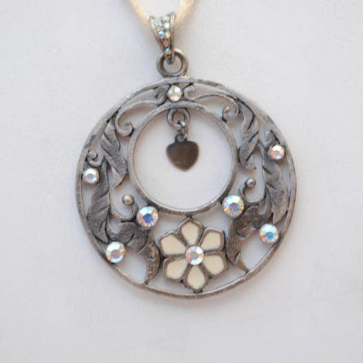 Metal pendant necklace with rhinestones and enamelled for wholesale by Declic