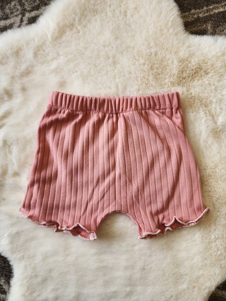 Short rose pour la vente par Hounds and Honeys