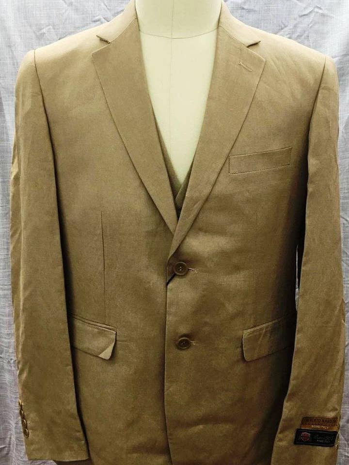 Herre lette sommerdragter for engroshandel hos Alberto Nardoni