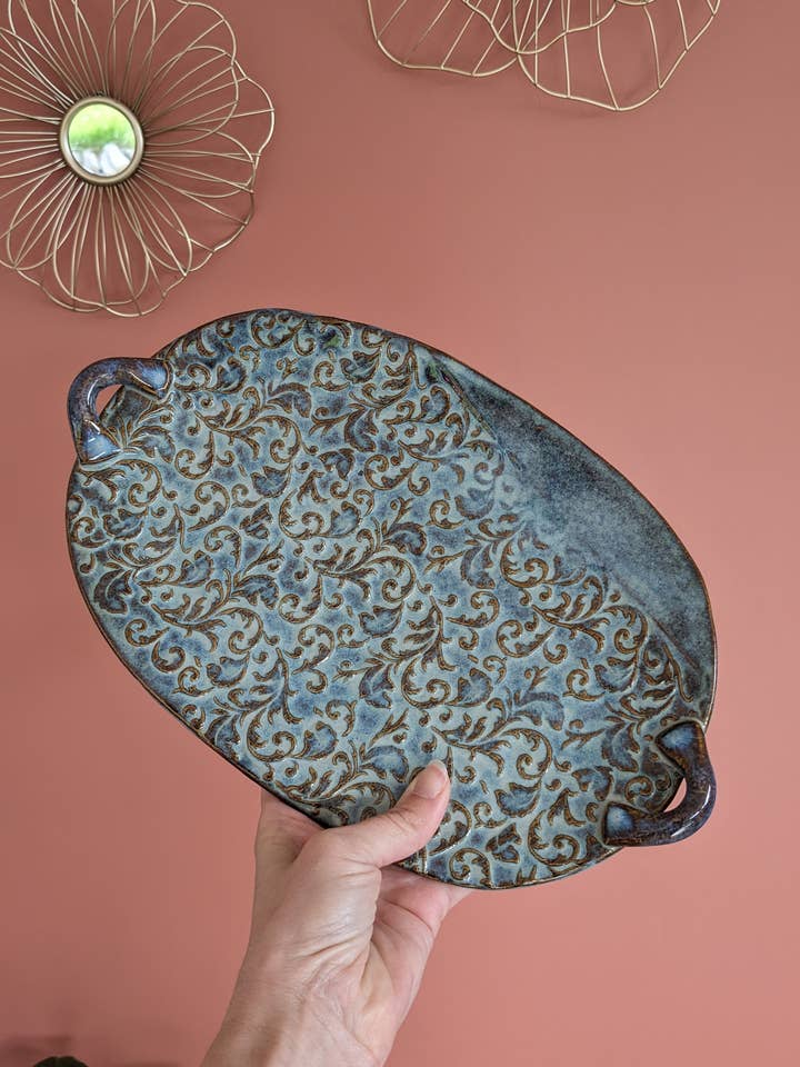 ”Midnight Blue” oval stengodsfat för wholesale av LES POTERIES DE SHAKTI