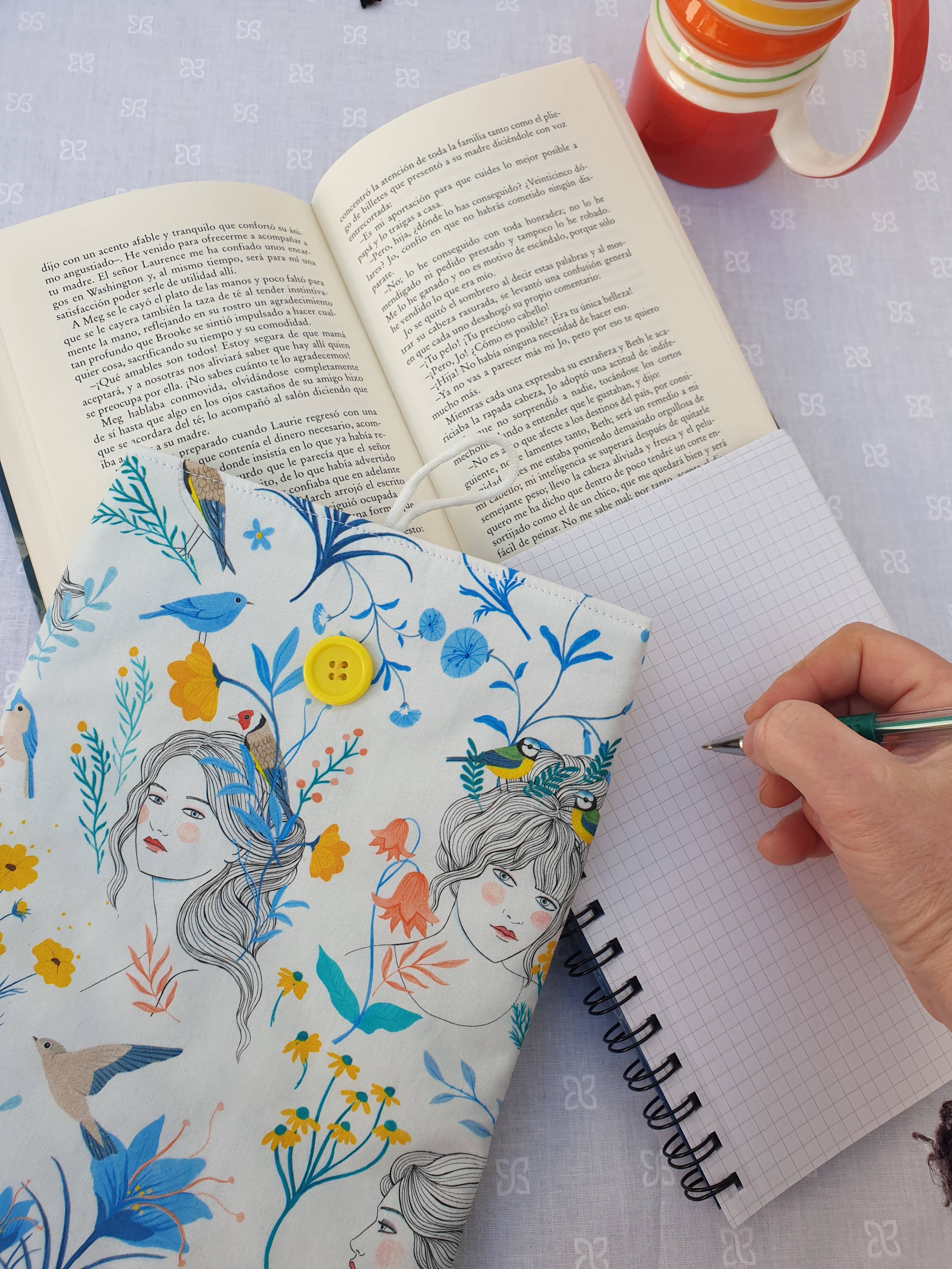 laubelgo – wholesale Bokomslag – Vadderat bokfodral för kvinnor med blommor och fåglar1