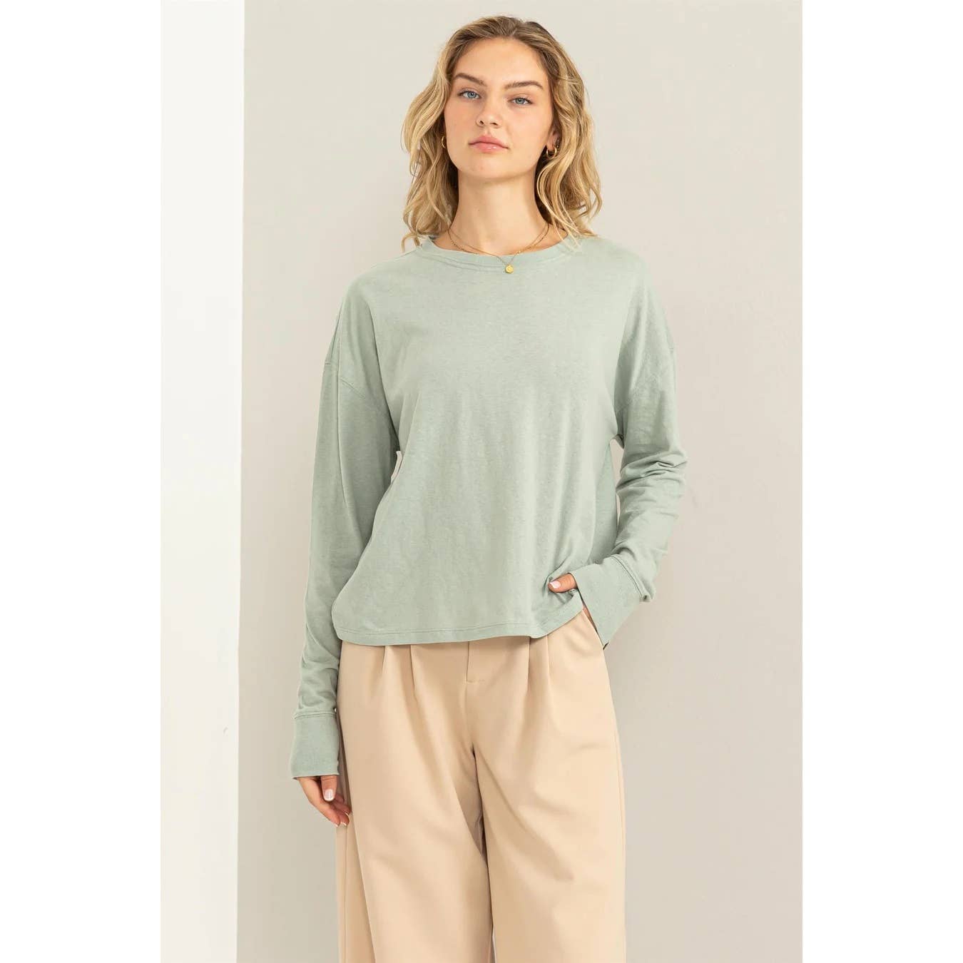 Apolline – Großhandel T-Shirt – Damen – LANGARMSHIRT MIT RUNDHALSAUSSCHNITT3