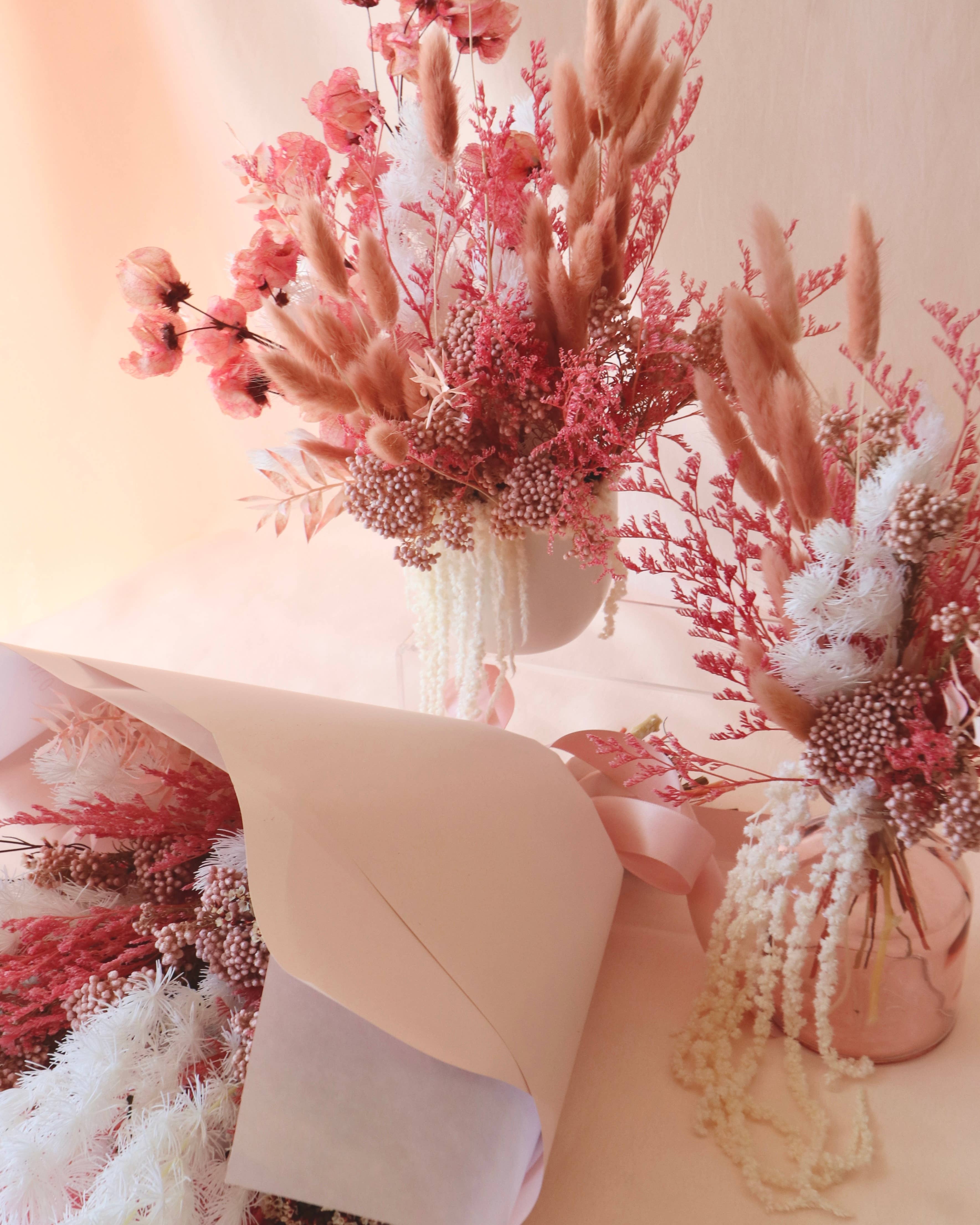 Rococo Floral Co - Wholesale Gedroogde/geperste bloemen - Geconserveerde Bud Vase | Roze1