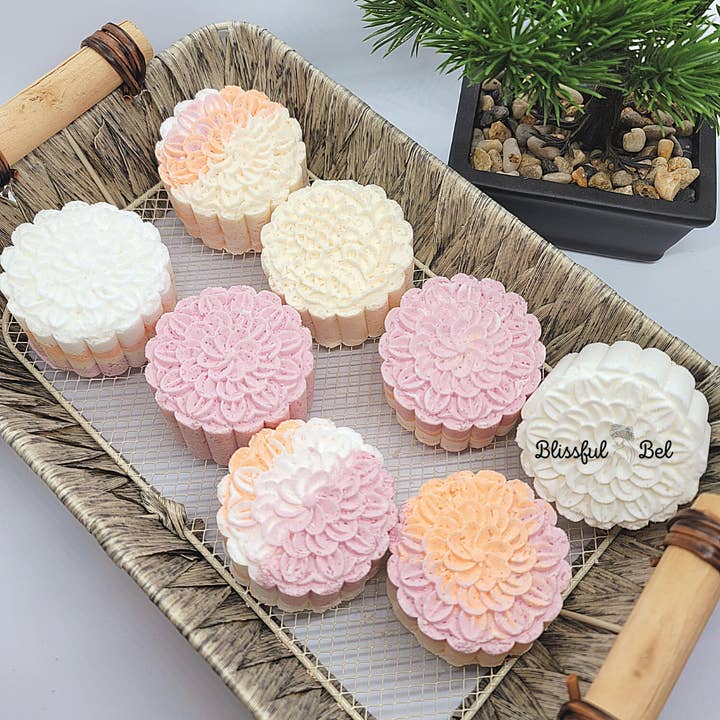 Round Novelty Flower Bath Bomb (Large) for wholesale by Blissful Bel