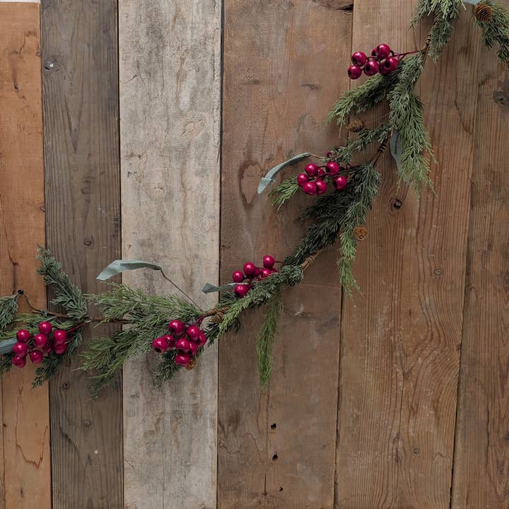 A.T. Imports - Wholesale Artificial Flowers - Cedar and Red Pods 5" Garland