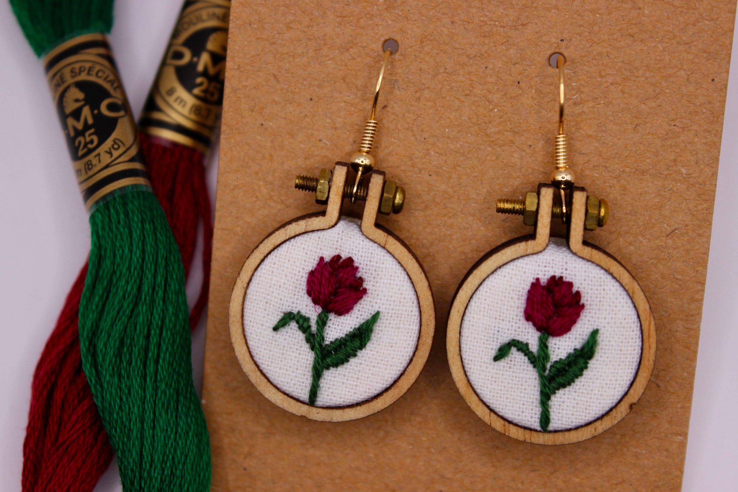 MVA Embroidery - Vendita all'ingrosso Orecchini pendenti - Orecchini floreali a tulipano ricamati a mano1