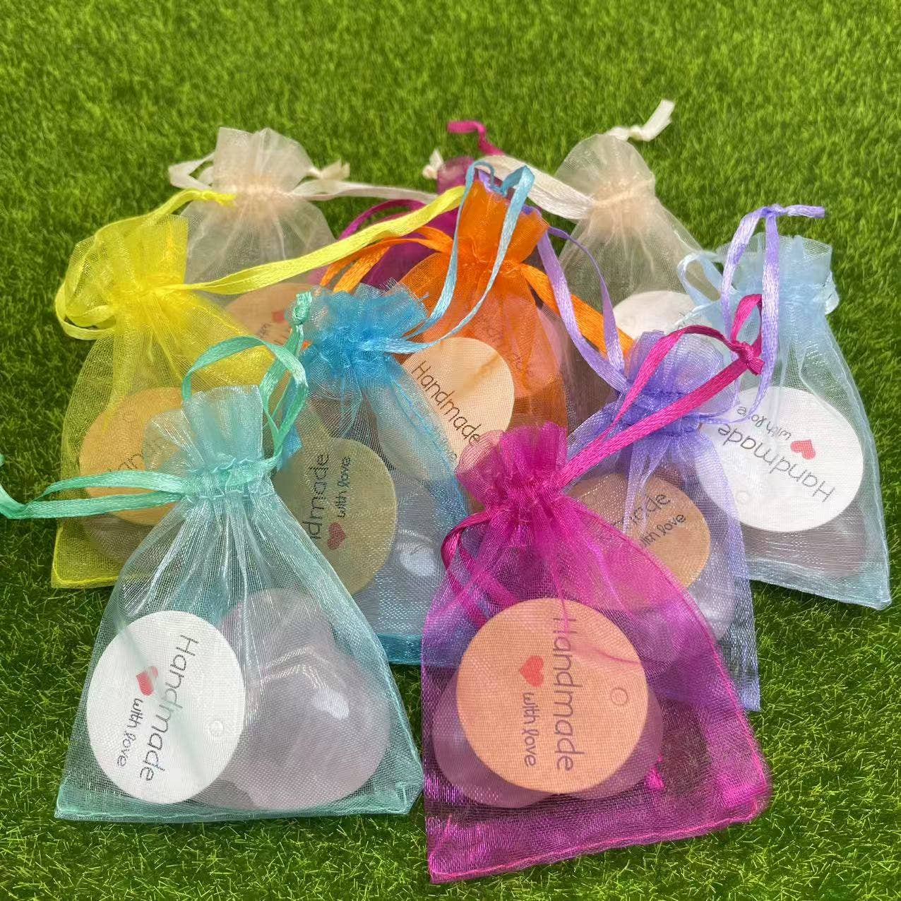 Crystal Deal· Wholesale Crystals & Gifts – Großhandel Spiritueller Stein/Kristall – Rosenquarzherz mit Geschenktasche & handgefertigter Karte, 2 Größen1