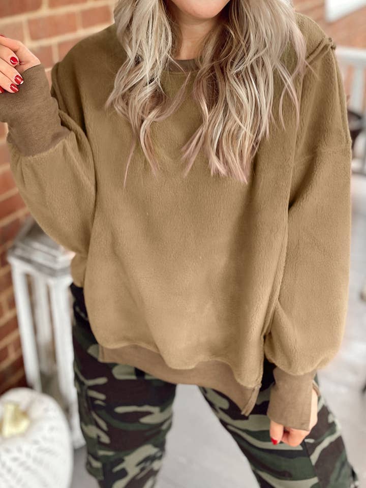 Dunkle Khaki Dunkelkhaki Fuzzy Sherpa Pullover-Sweatshirt mit Seitenschlitz für den Großhandel auf Faire