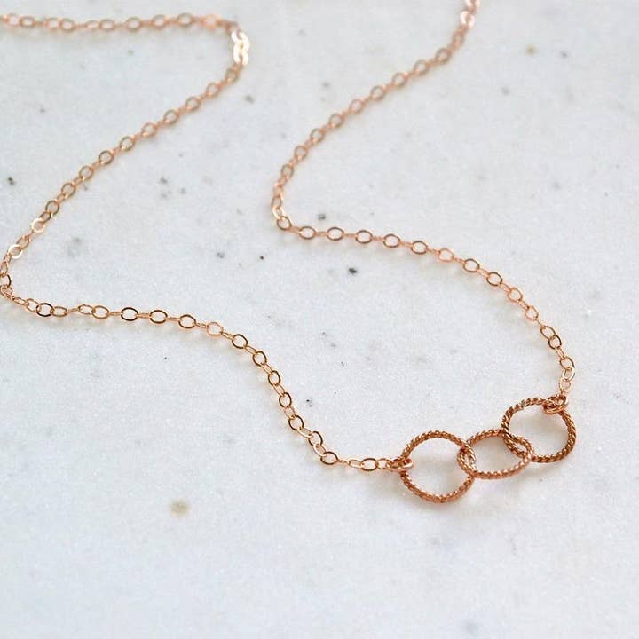 Foamy Wader - Wholesale Pendant/Charm Necklace - Trio Necklace - delicate linked three circle sister necklace