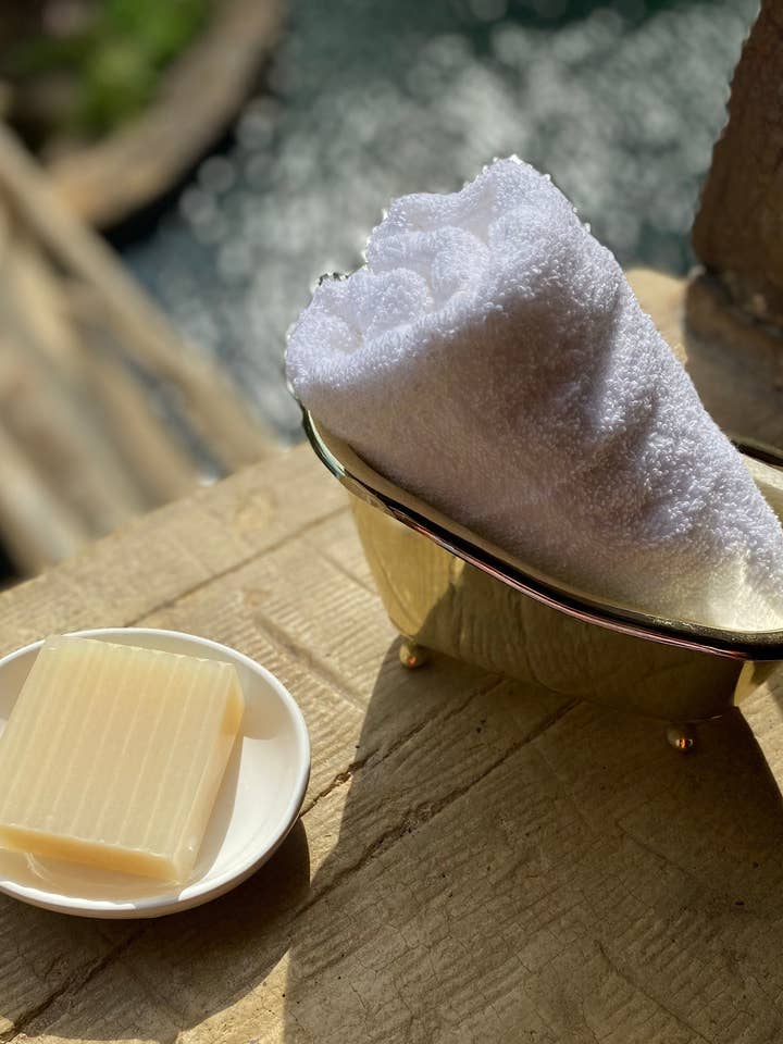 Barre pour le visage et le corps Under The Sea pour la vente par The Dermis Delicacies