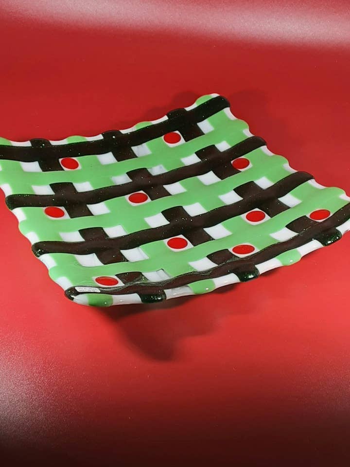 Noughts & Cruzes Travessa de Vidro Iridizado por atacado de Glasstopia