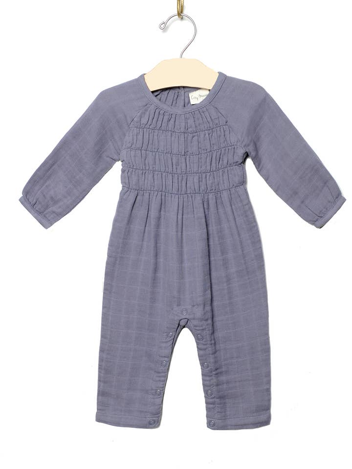 Combinaison longue à smocks - Bleu granit pour la vente par City Mouse Studio