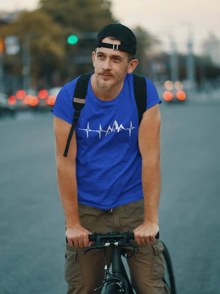 ULTRABASIC - T-shirt masculina com estampa gráfica Mountain Heartbeat Borgonha por atacado de ULTRABASIC